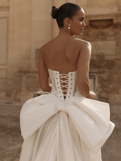 Svadobné šaty / ROYALDI NILLAN