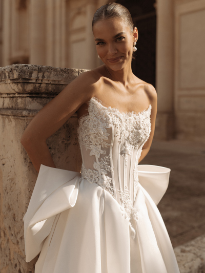 Svadobné šaty / ROYALDI NILLAN